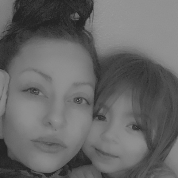 Meet your Posher, Brooke - Picture 2 of 8